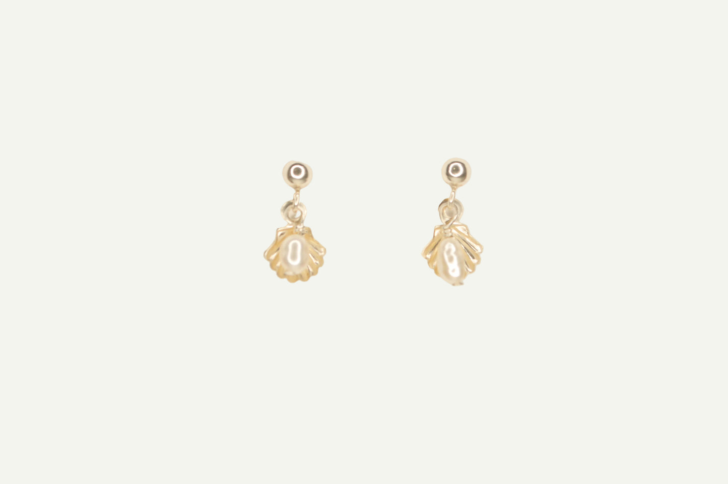 Clam Shell Stud