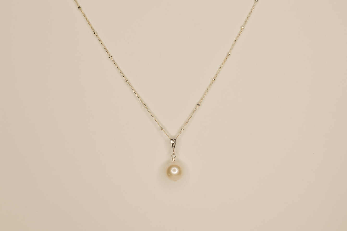 Simple Pearl Necklace