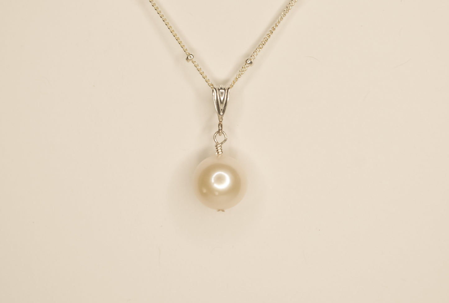 Simple Pearl Necklace