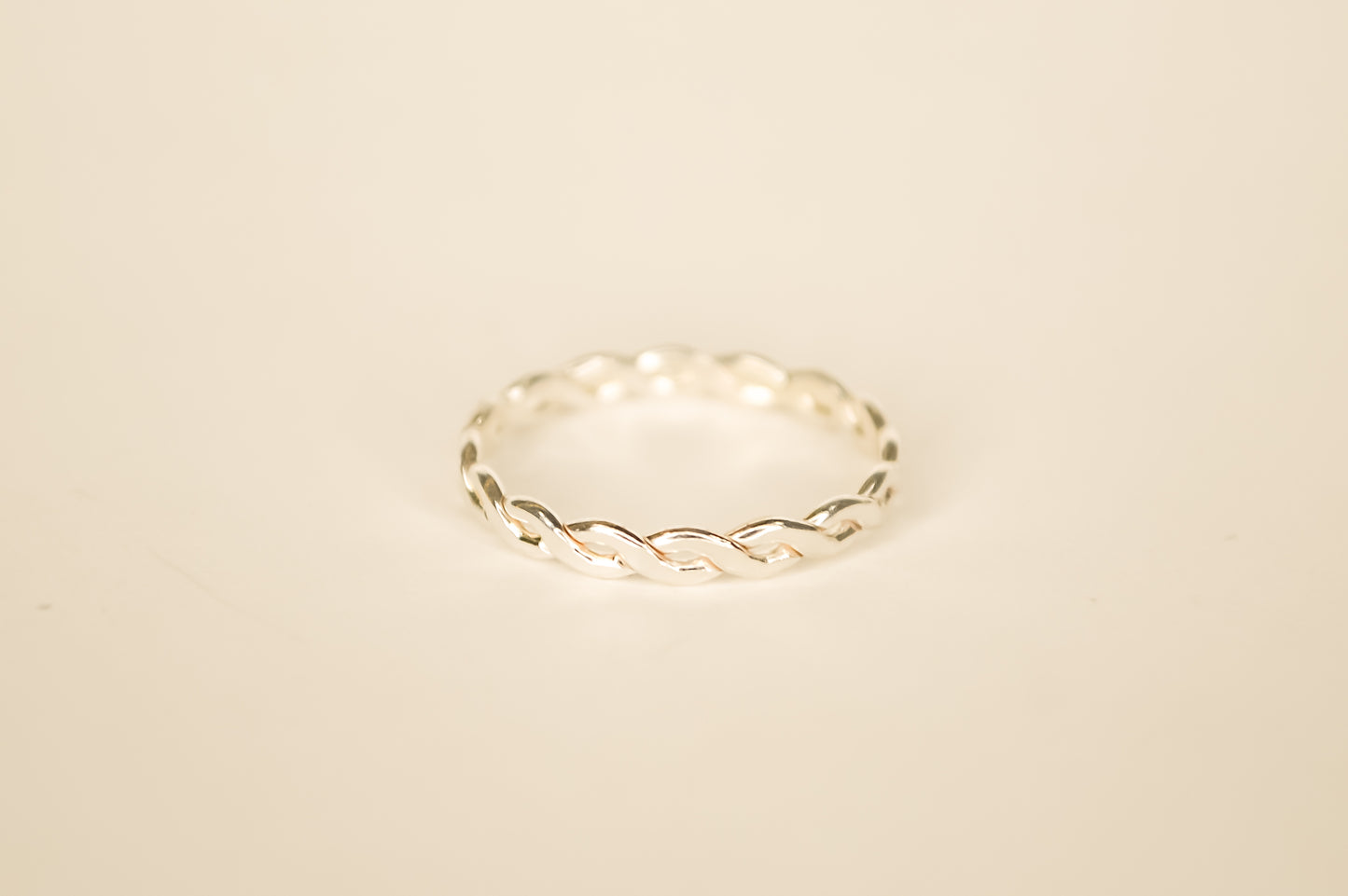 Eternal Twist Ring