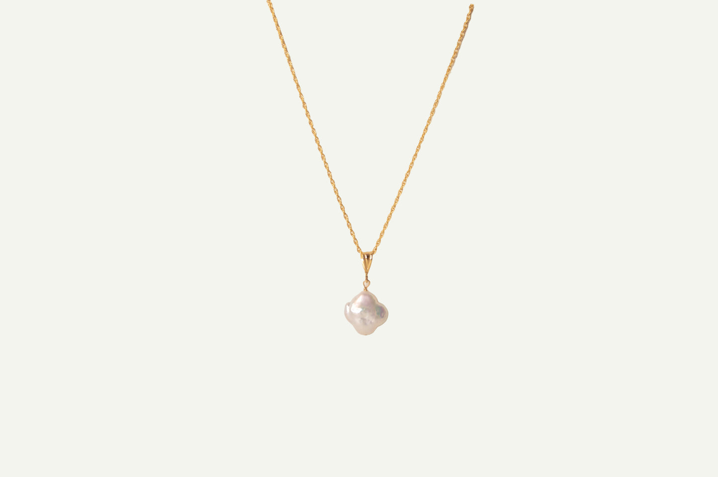 Clover Pearl Necklace