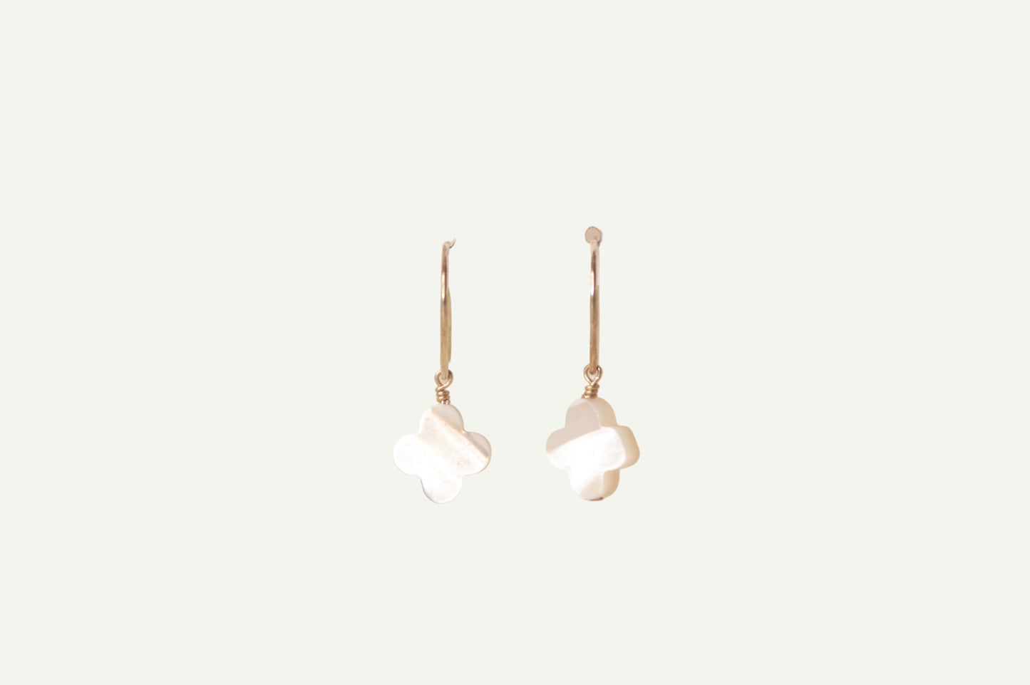 Mother of Pearl Clover Earwire