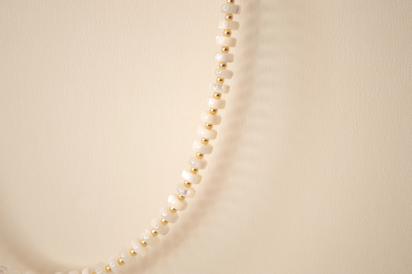 Mother of pearl bead necklace