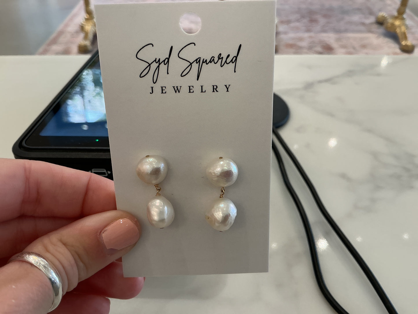 Large pearl drop stud