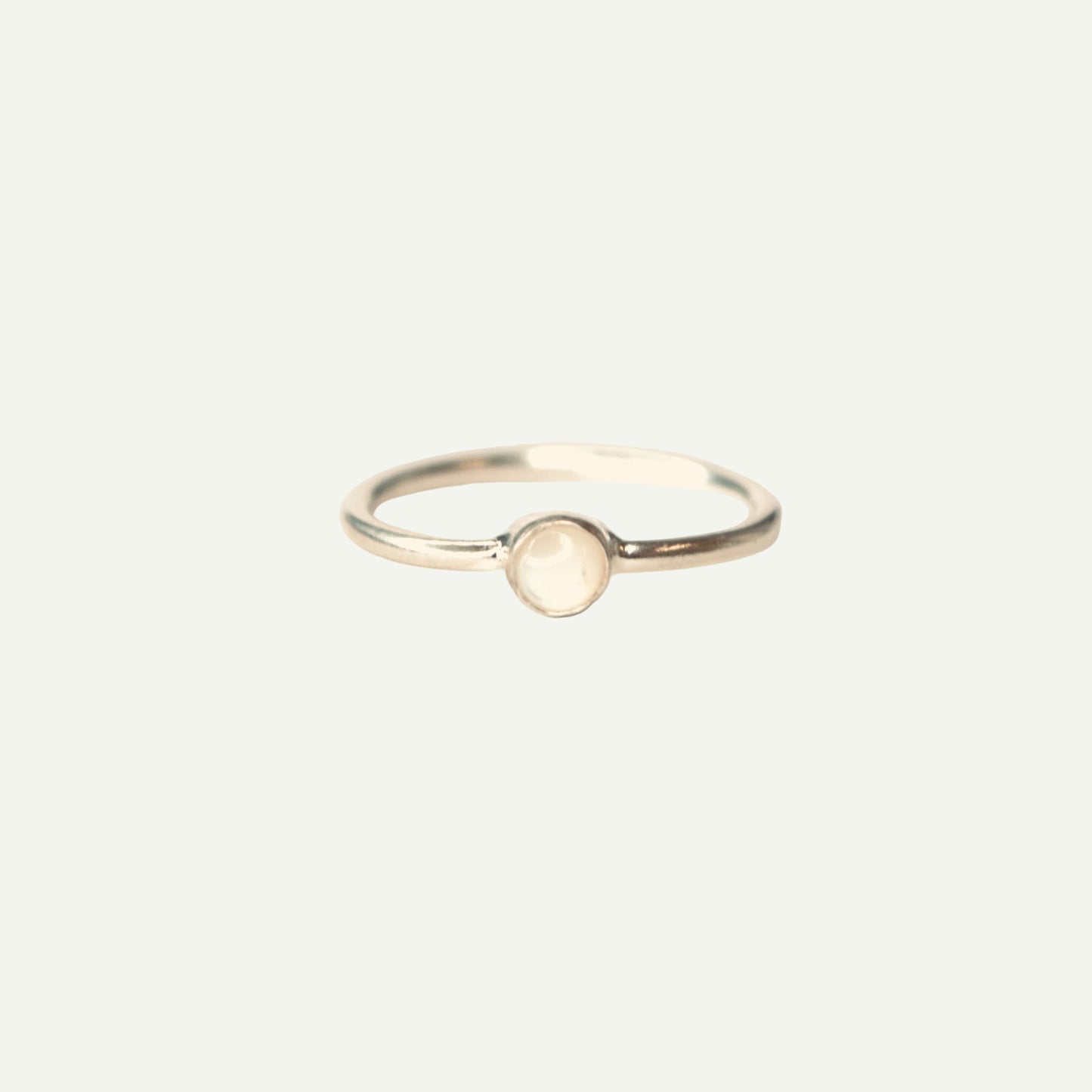 Mother of Pearl Heiress Ring