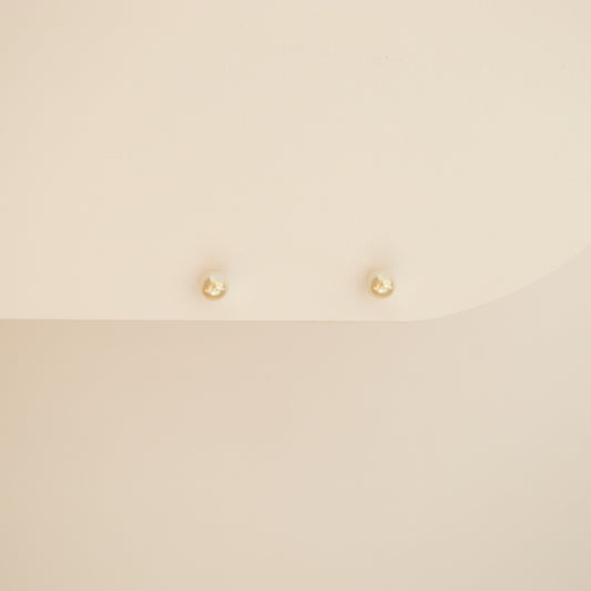 Freshwater pearl studs