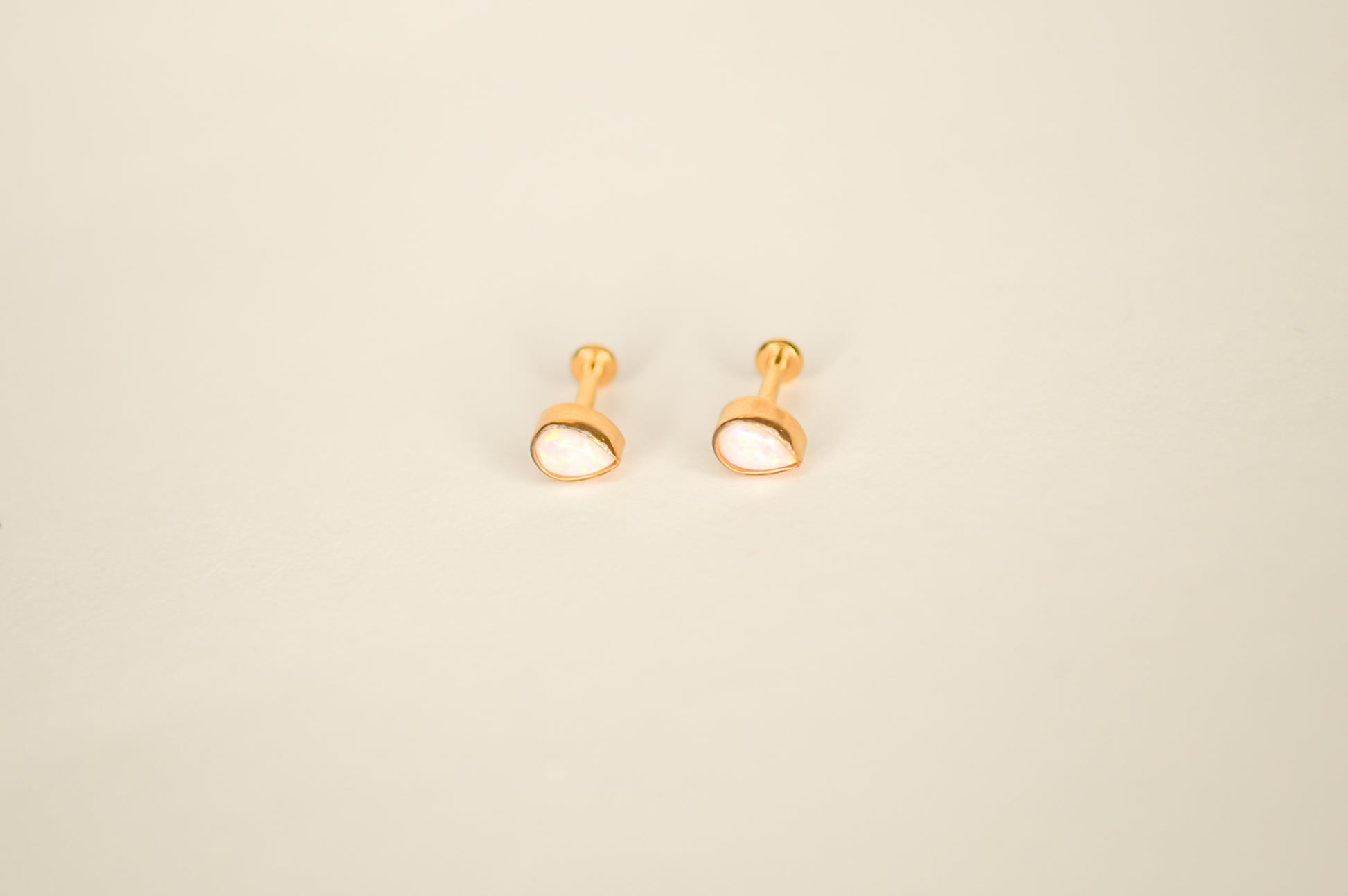 Opal Flatback earrings gold