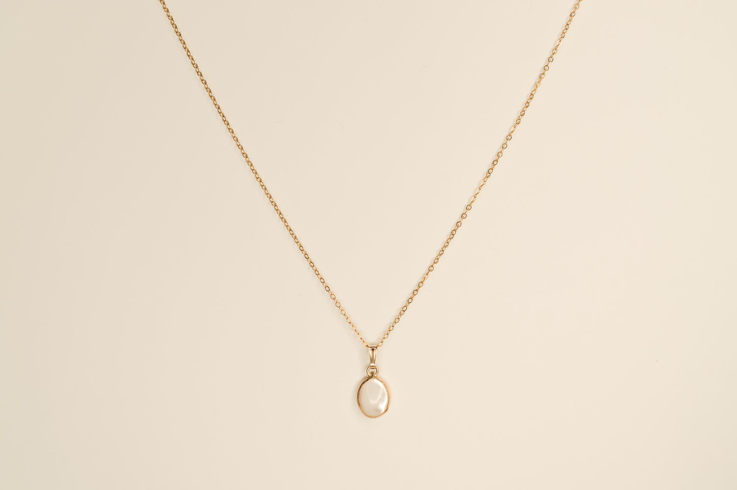 Mother of Pearl Bezel Necklace