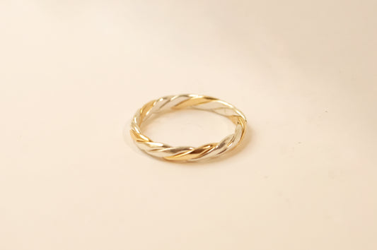 Intertwined Ring