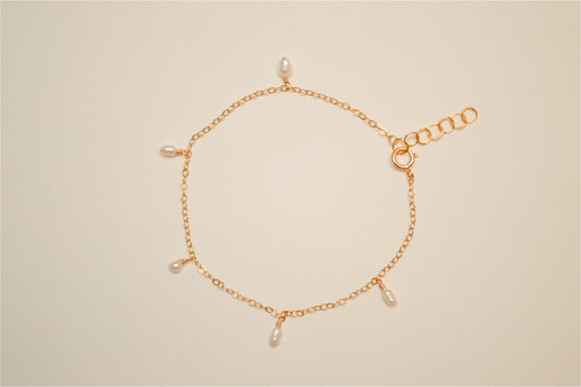 Princess pearl bracelet