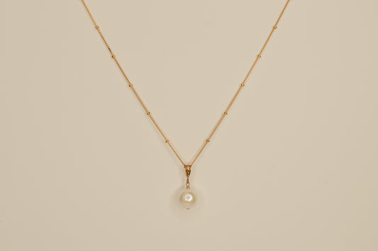 Simple Pearl Necklace