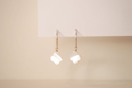 Mother of Pearl Clover Earwire