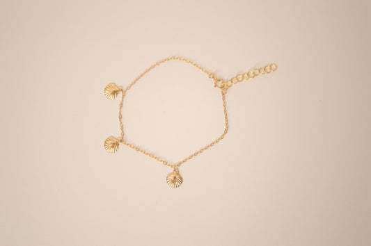 Clam charm bracelet