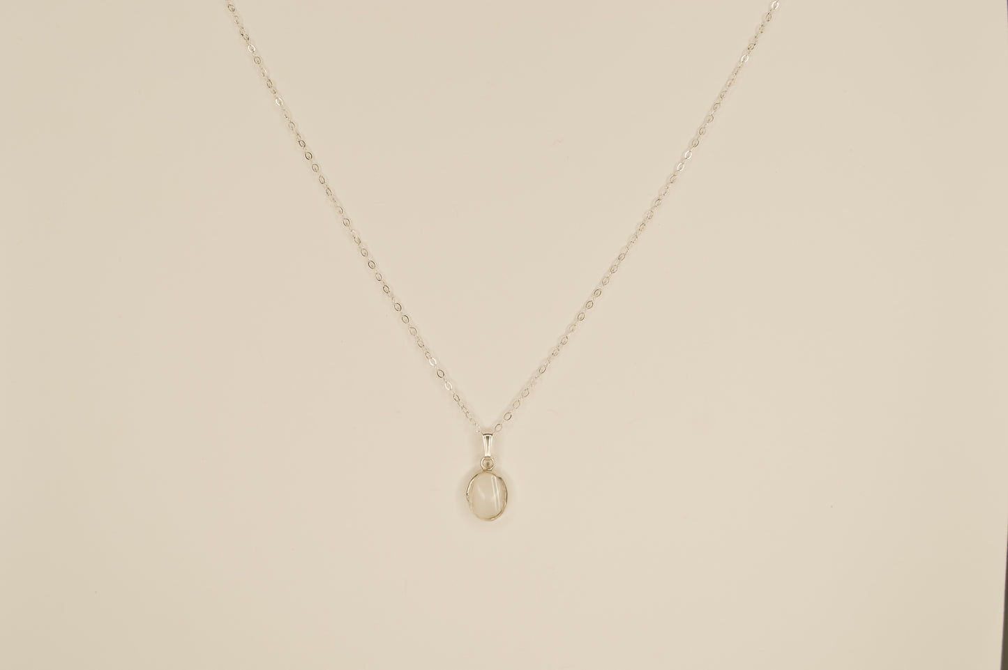 Mother of Pearl Bezel Necklace