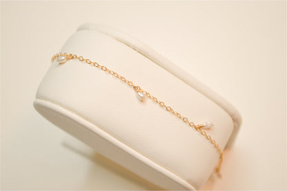 Princess pearl bracelet
