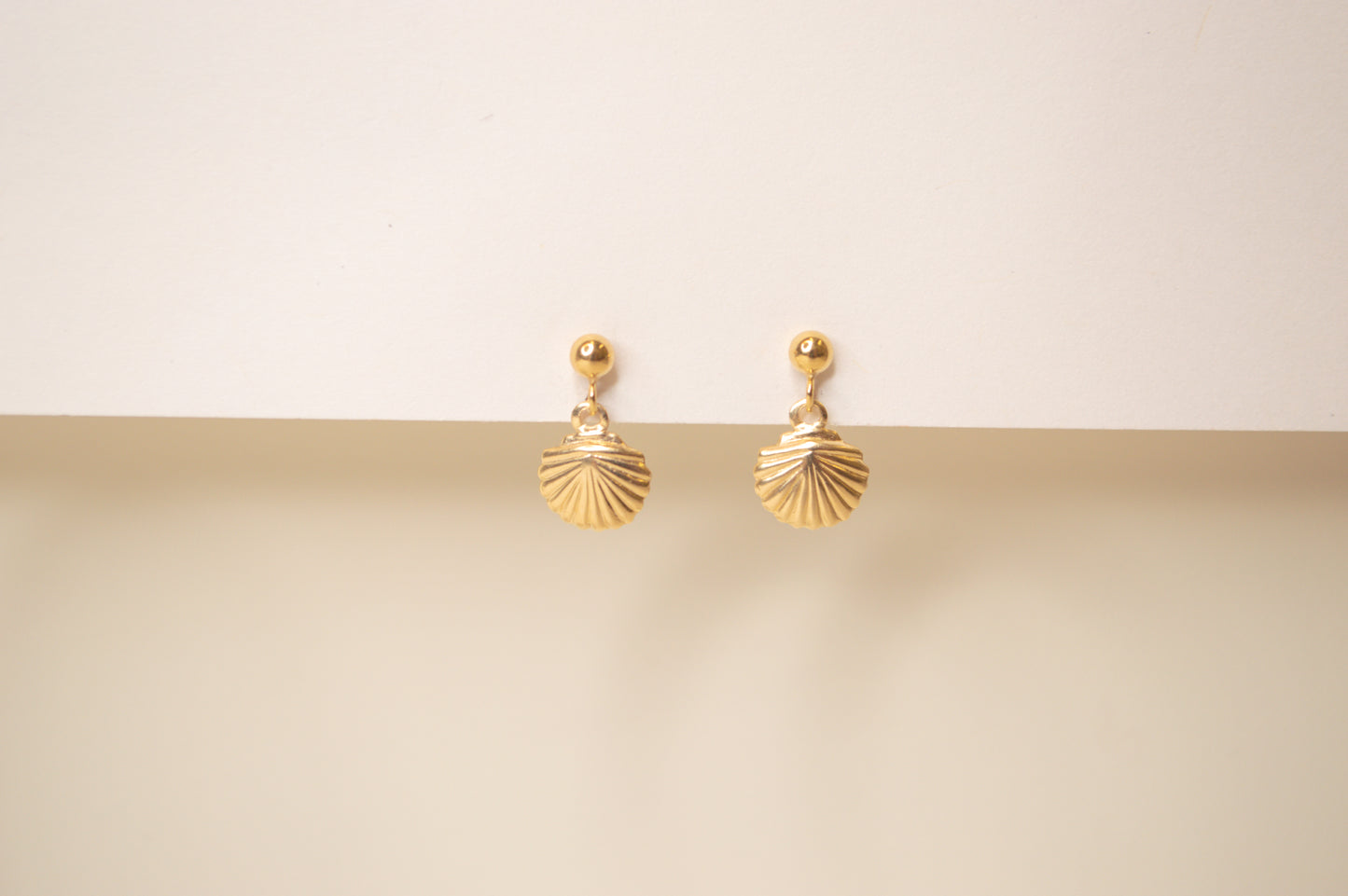 Drop shell studs